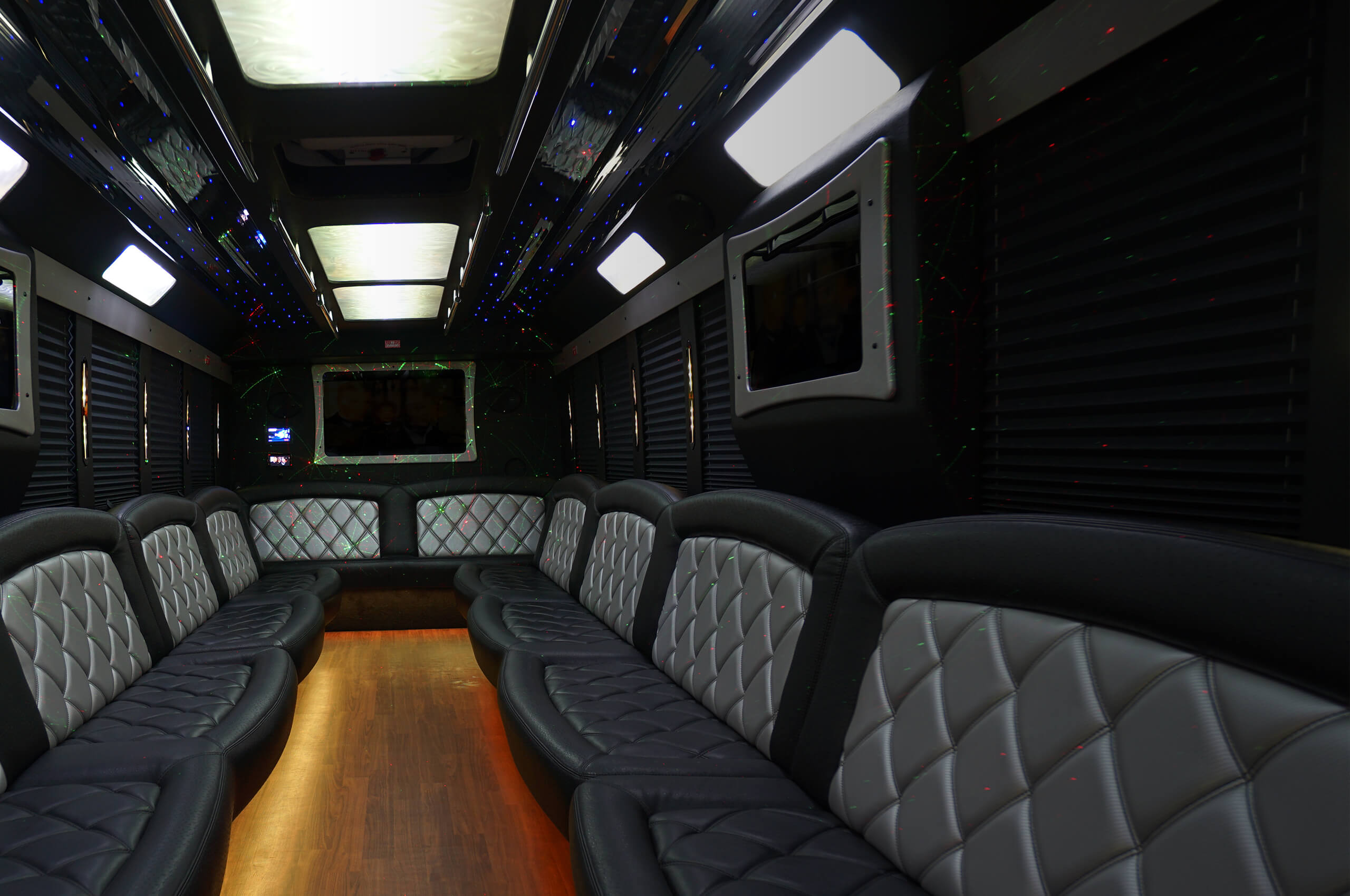 Indianapolis limousine for large groups